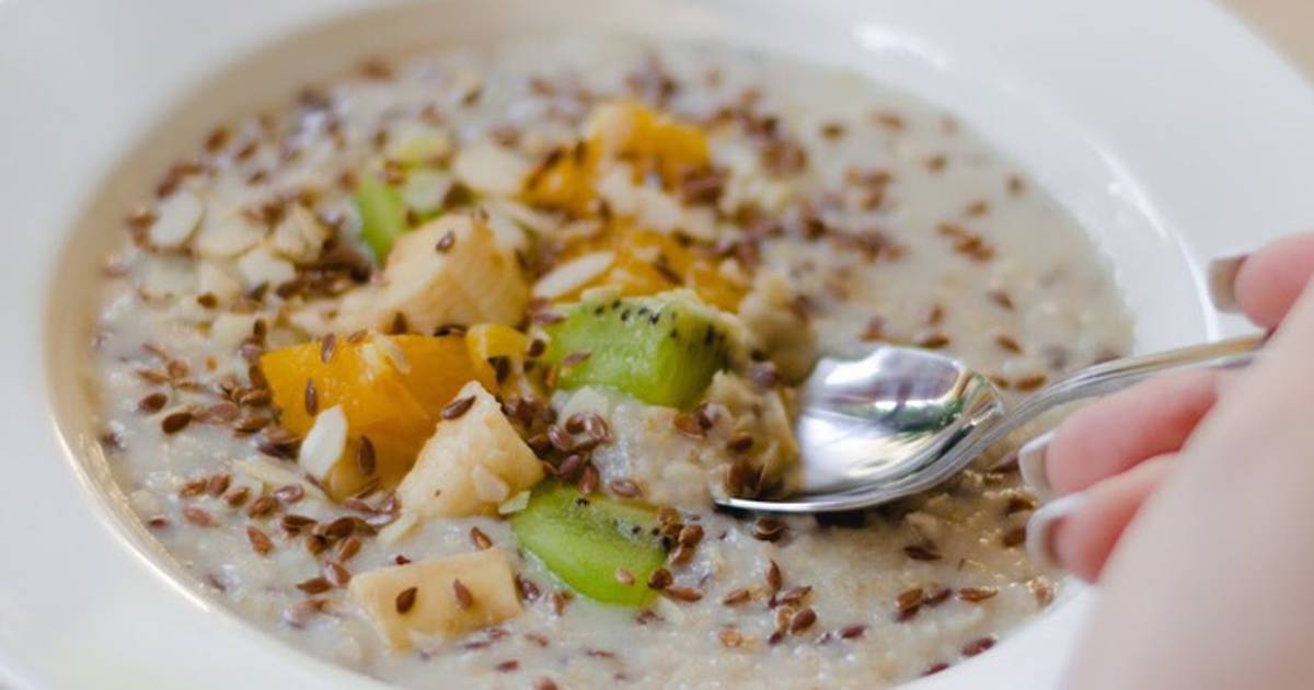 Aggiungine solo 1 cucchiaio al tuo porridge Farina d'avena. Questa colazione accelererà naturalmente il tuo metabolismo e avvierà il processo di perdita di peso