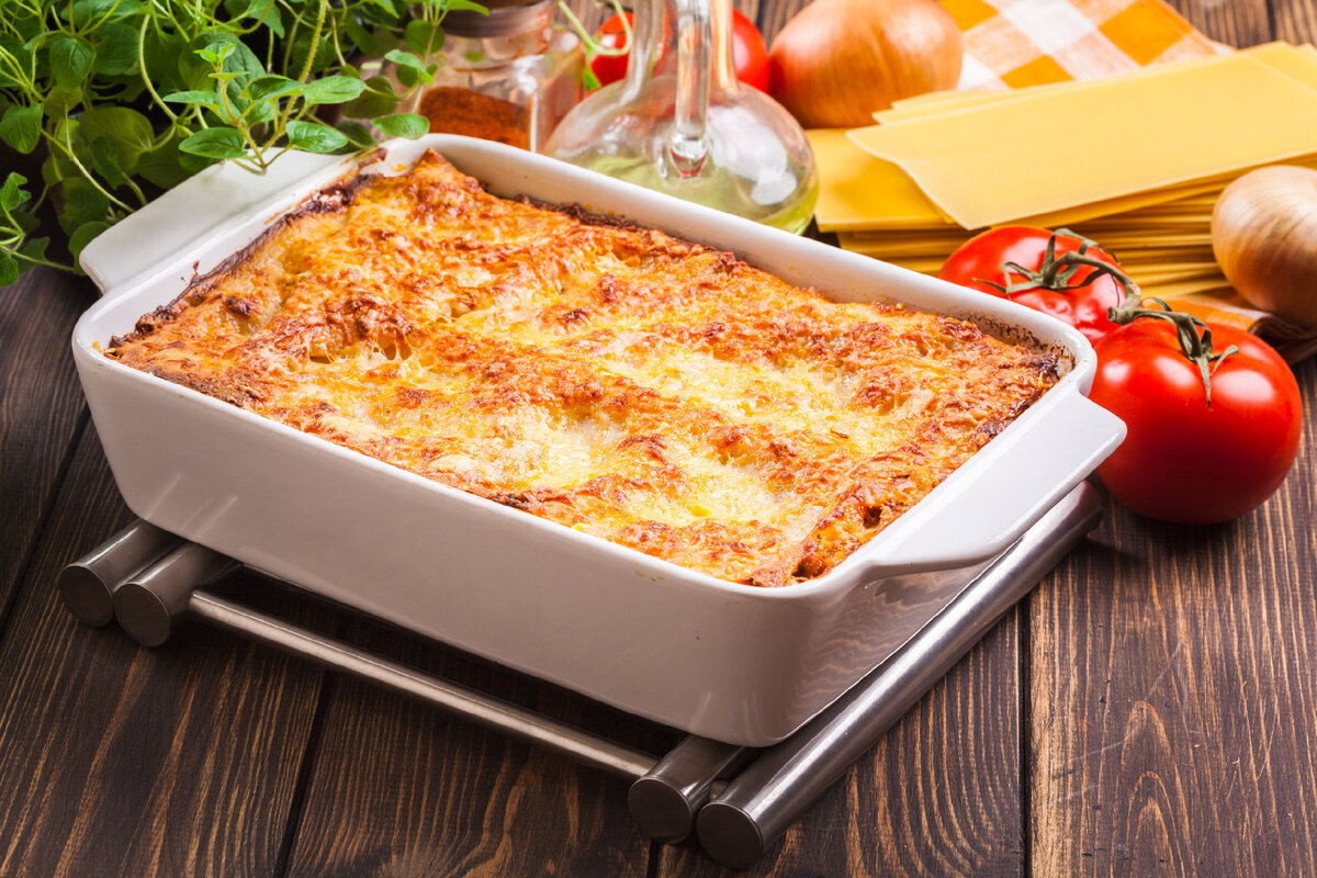 Lasagna con prosciutto e formaggio: la ricetta più gustosa e semplice, ideale per una cena in famiglia